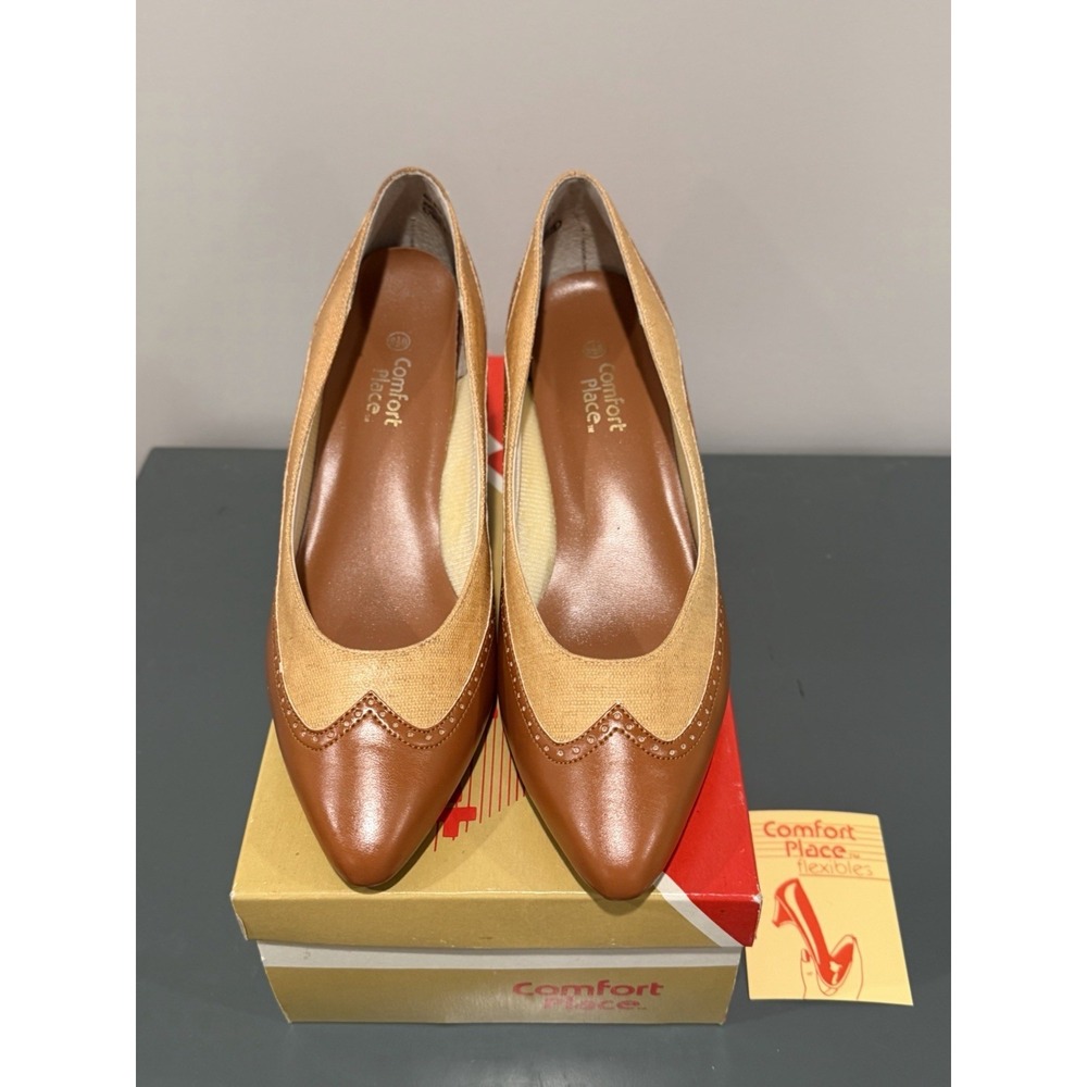 Comfort Place Womens 2 Tone Brown Tan Patchwork Pumps Size 8.5 2.5 Inch Heel